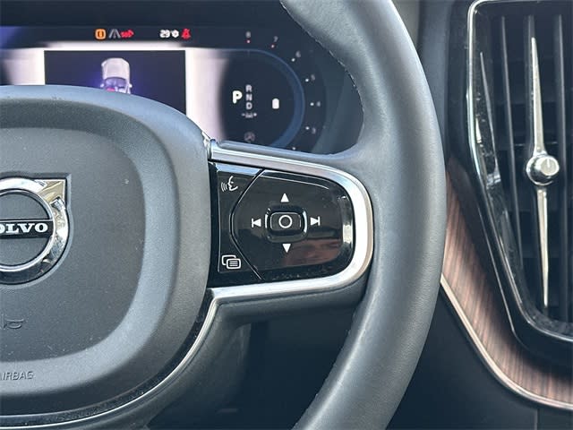 Thumbnail: 2023 Volvo XC60 - 15