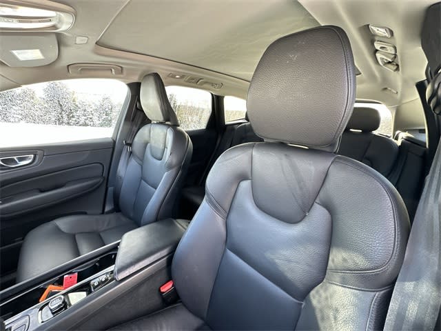 Thumbnail: 2023 Volvo XC60 - 9