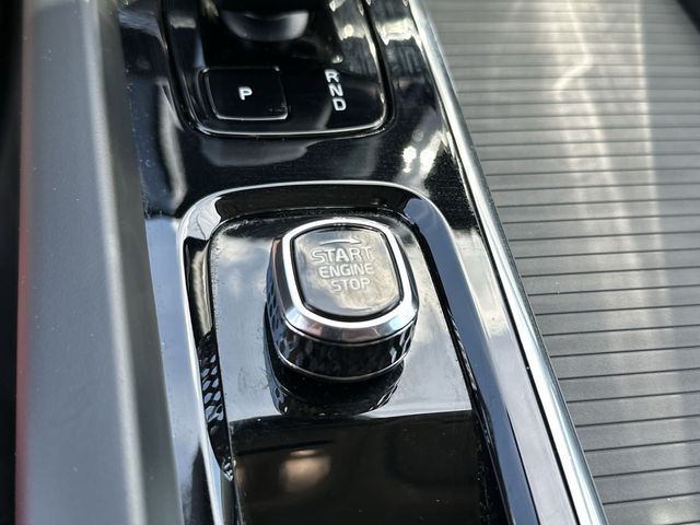 Thumbnail: 2023 Volvo XC60 - 16