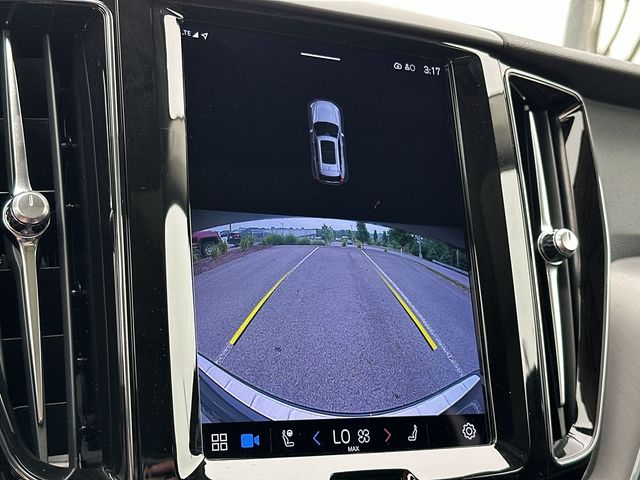 Thumbnail: 2023 Volvo XC60 - 24