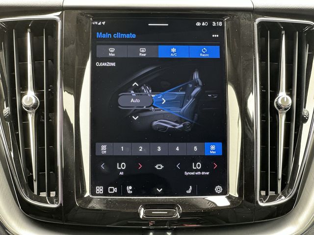 Thumbnail: 2023 Volvo XC60 - 25