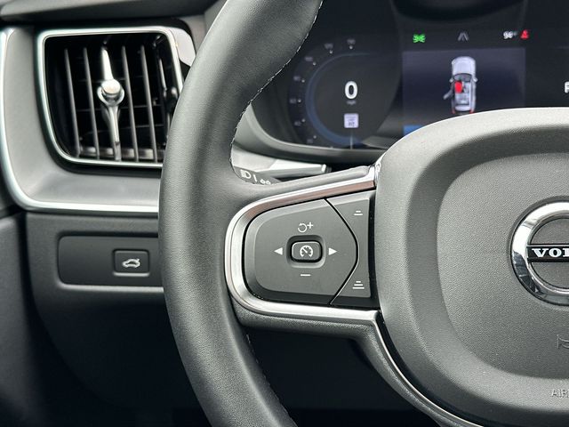 Thumbnail: 2023 Volvo XC60 - 20