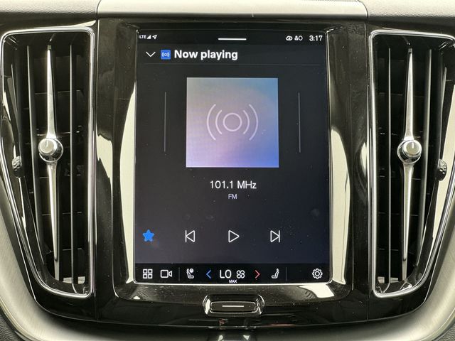 Thumbnail: 2023 Volvo XC60 - 14