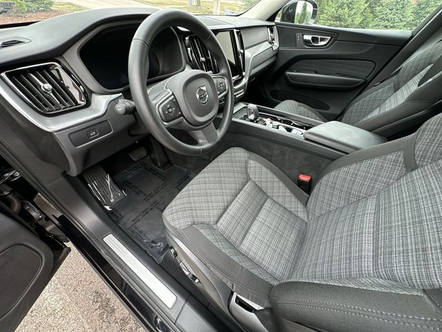 Thumbnail: 2023 Volvo XC60 - 9