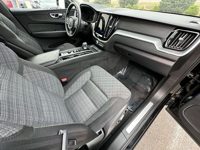 Thumbnail: 2023 Volvo XC60 - 11