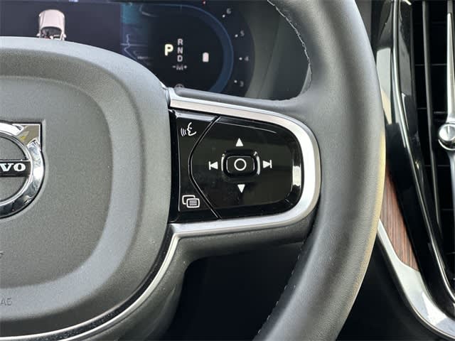 Thumbnail: 2025 Volvo V60 - 16