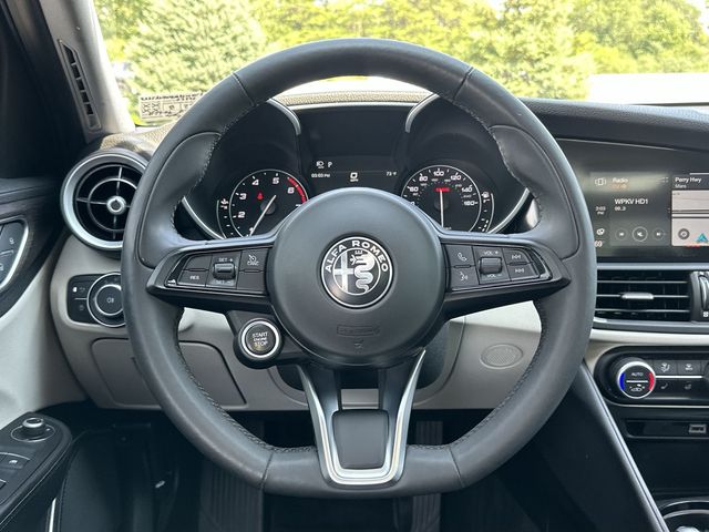 Thumbnail: 2021 Alfa Romeo Giulia - 2