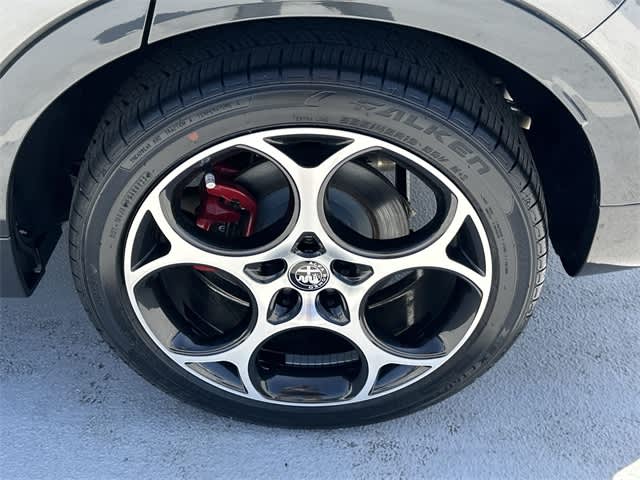 2024 Alfa Romeo Tonale Veloce 8