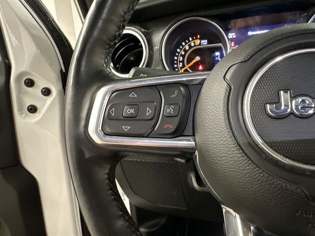 Thumbnail: 2022 Jeep Wrangler - 14