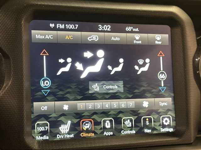 Thumbnail: 2022 Jeep Wrangler - 18