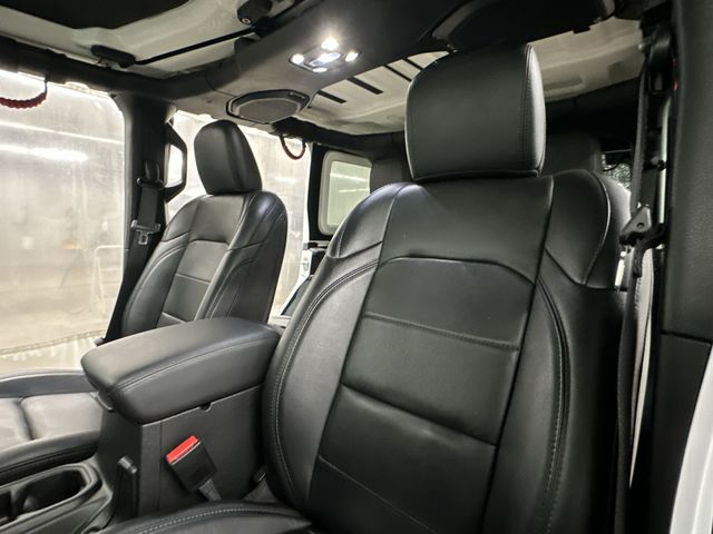 Thumbnail: 2022 Jeep Wrangler - 9