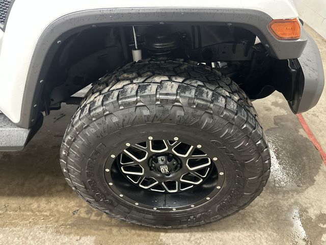 Thumbnail: 2022 Jeep Wrangler - 8