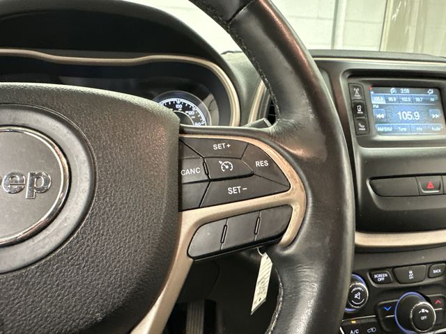 Thumbnail: 2016 Jeep Cherokee - 15