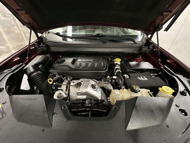 Thumbnail: 2019 Jeep Cherokee - 9