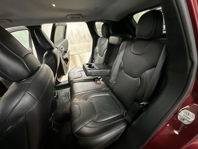 Thumbnail: 2019 Jeep Cherokee - 13