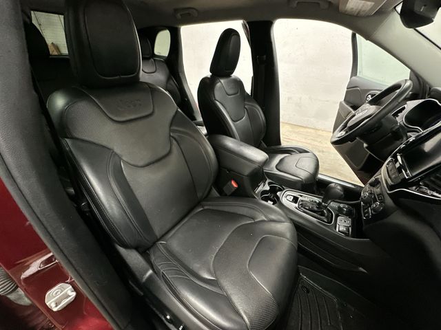 Thumbnail: 2019 Jeep Cherokee - 26