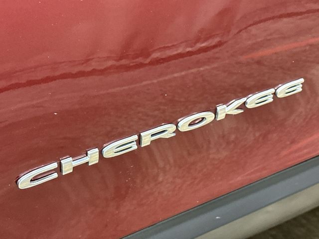 Thumbnail: 2019 Jeep Cherokee - 29