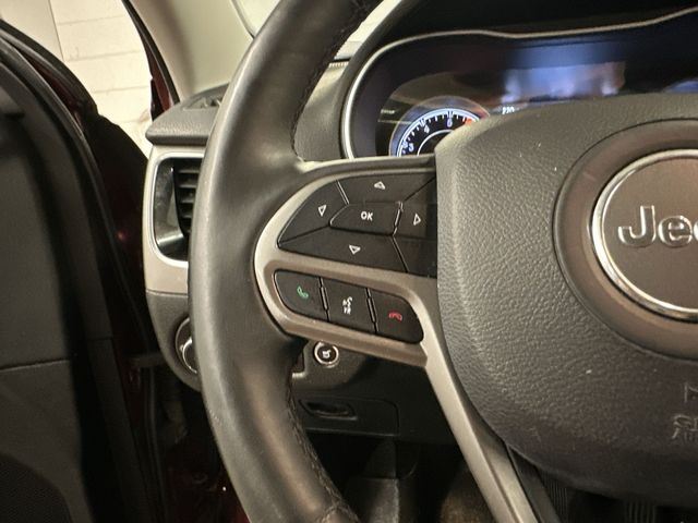 Thumbnail: 2019 Jeep Cherokee - 18
