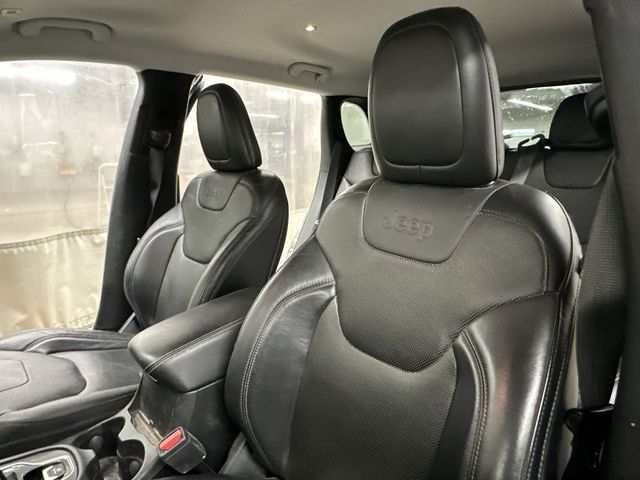 Thumbnail: 2019 Jeep Cherokee - 9