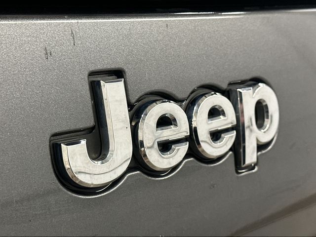 Thumbnail: 2019 Jeep Cherokee - 7