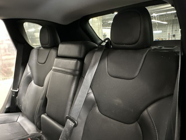 Thumbnail: 2019 Jeep Cherokee - 10