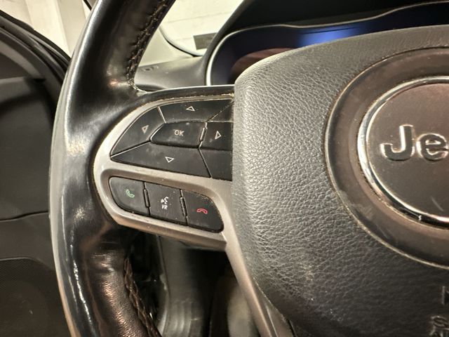 Thumbnail: 2019 Jeep Cherokee - 14
