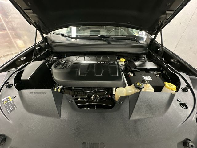 Thumbnail: 2019 Jeep Cherokee - 9