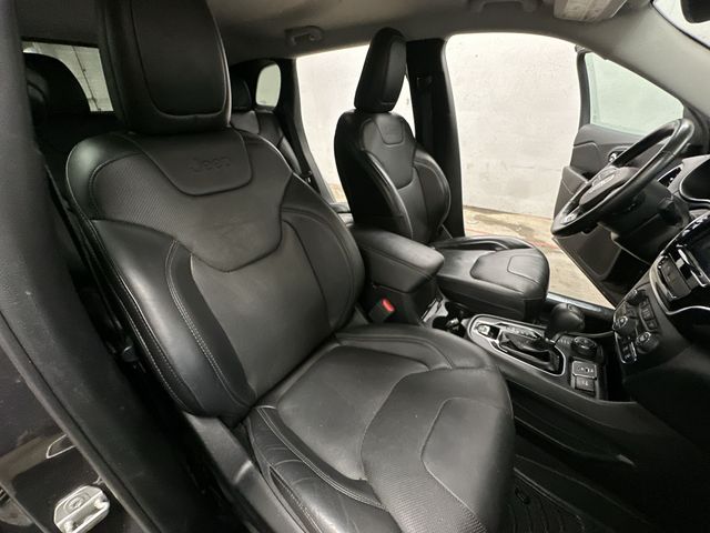 Thumbnail: 2019 Jeep Cherokee - 25