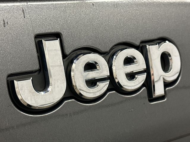 Thumbnail: 2019 Jeep Cherokee - 7