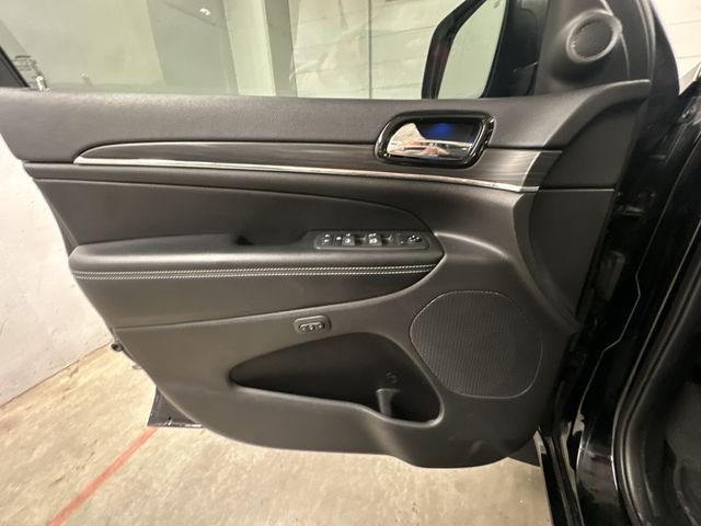 Thumbnail: 2021 Jeep Grand Cherokee - 25