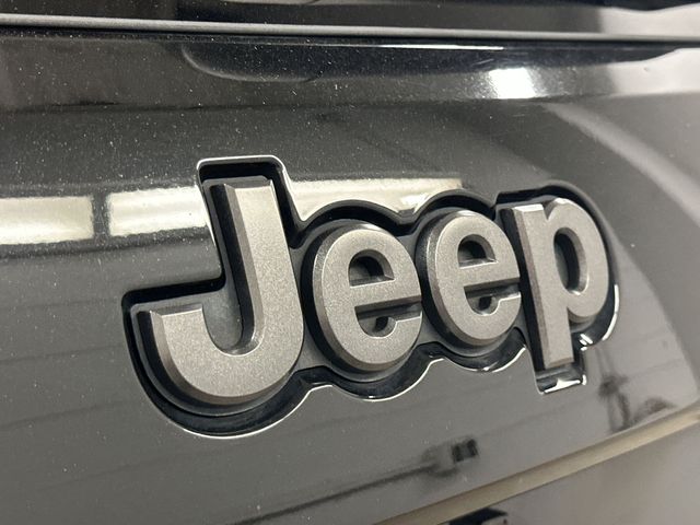 Thumbnail: 2021 Jeep Grand Cherokee - 30
