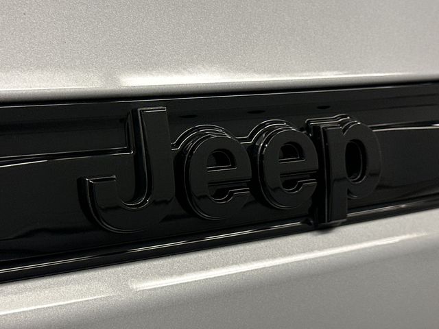 Thumbnail: 2024 Jeep Grand Cherokee - 7