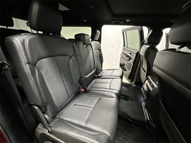 Thumbnail: 2022 Jeep Wagoneer - 29