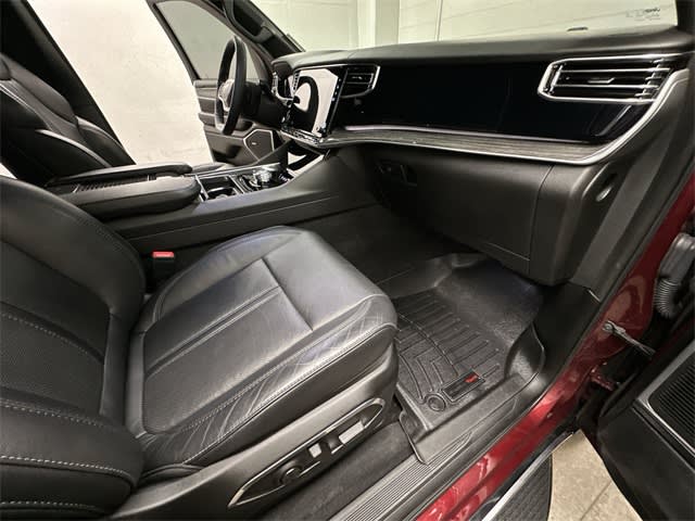 Thumbnail: 2022 Jeep Wagoneer - 26