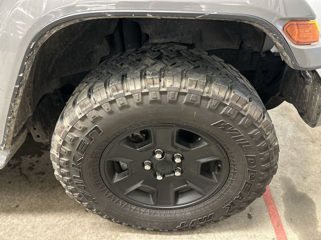 Thumbnail: 2023 Jeep Gladiator - 6