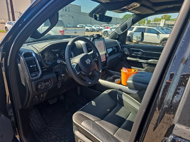Thumbnail: 2025 RAM 1500 - 17