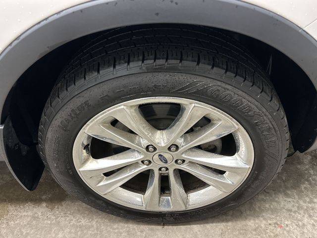 Thumbnail: 2019 Ford Explorer - 8
