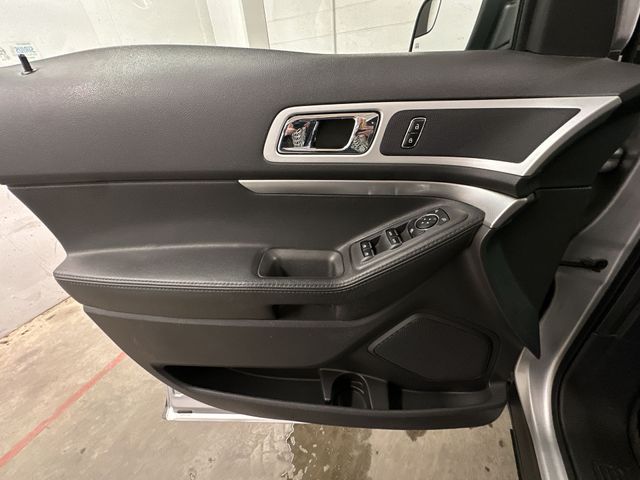 Thumbnail: 2015 Ford Explorer - 24