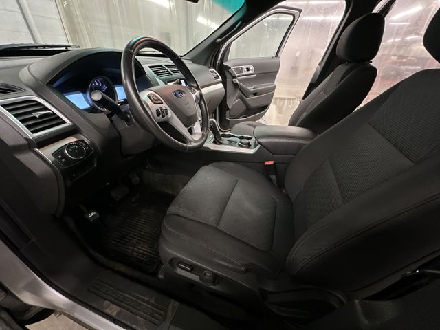 Thumbnail: 2015 Ford Explorer - 11