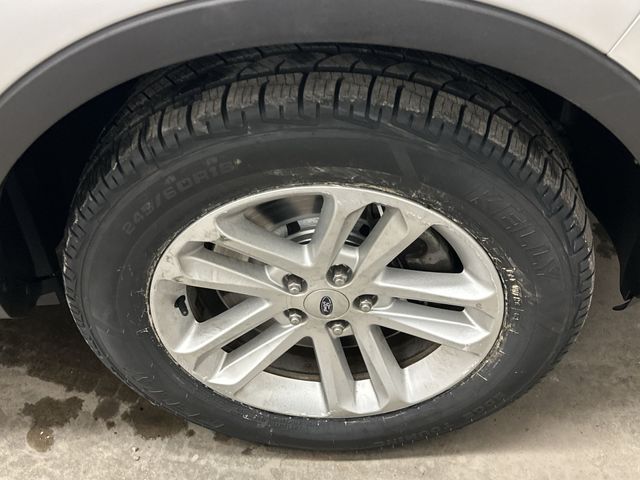 Thumbnail: 2015 Ford Explorer - 8