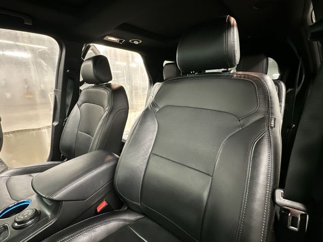 Thumbnail: 2016 Ford Explorer - 9