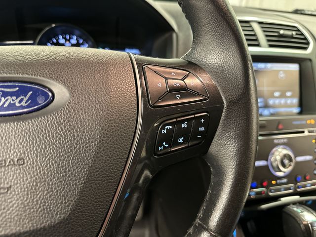 Thumbnail: 2016 Ford Explorer - 17
