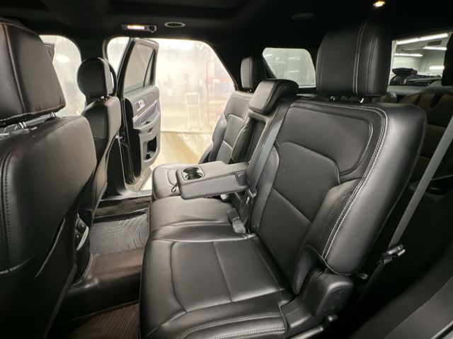 Thumbnail: 2016 Ford Explorer - 13