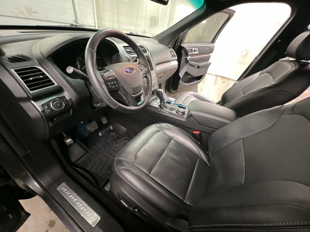Thumbnail: 2016 Ford Explorer - 11
