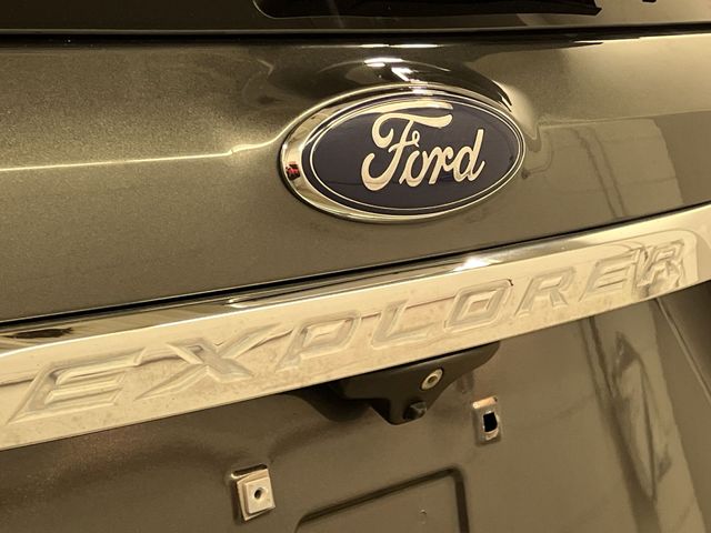 Thumbnail: 2016 Ford Explorer - 35