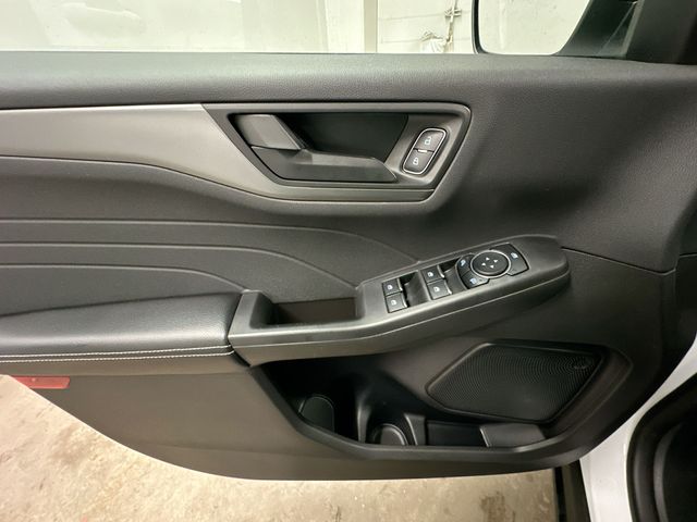 Thumbnail: 2023 Ford Escape - 22