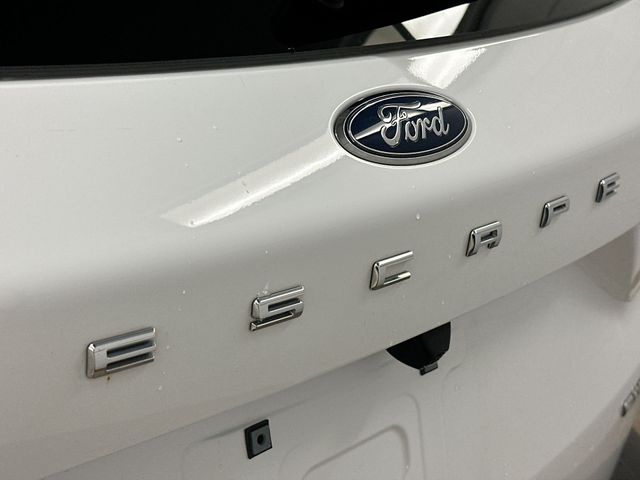 Thumbnail: 2023 Ford Escape - 7