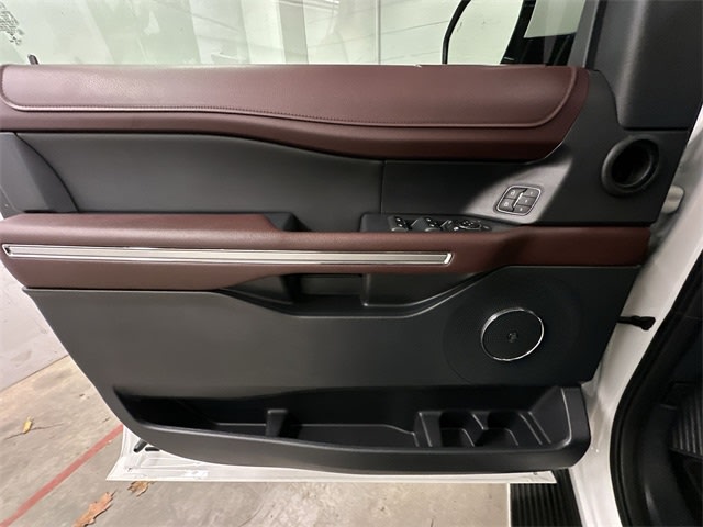 Thumbnail: 2022 Ford Expedition - 26