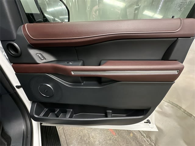 Thumbnail: 2022 Ford Expedition - 31