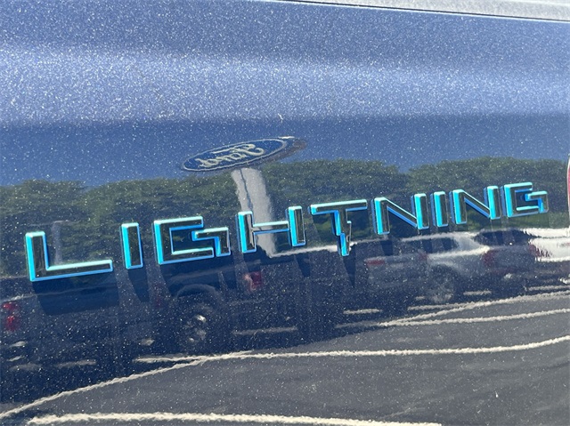 2023 Ford F-150 Lightning Platinum 33